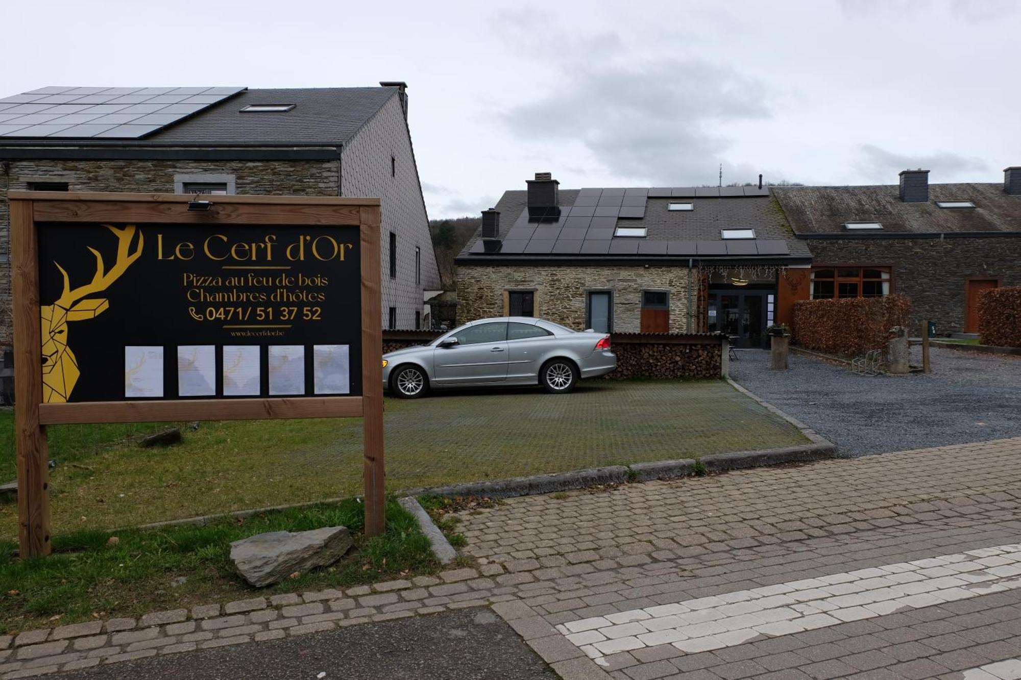 Hotel Le Cerf D'Or Herbeumont Exterior foto